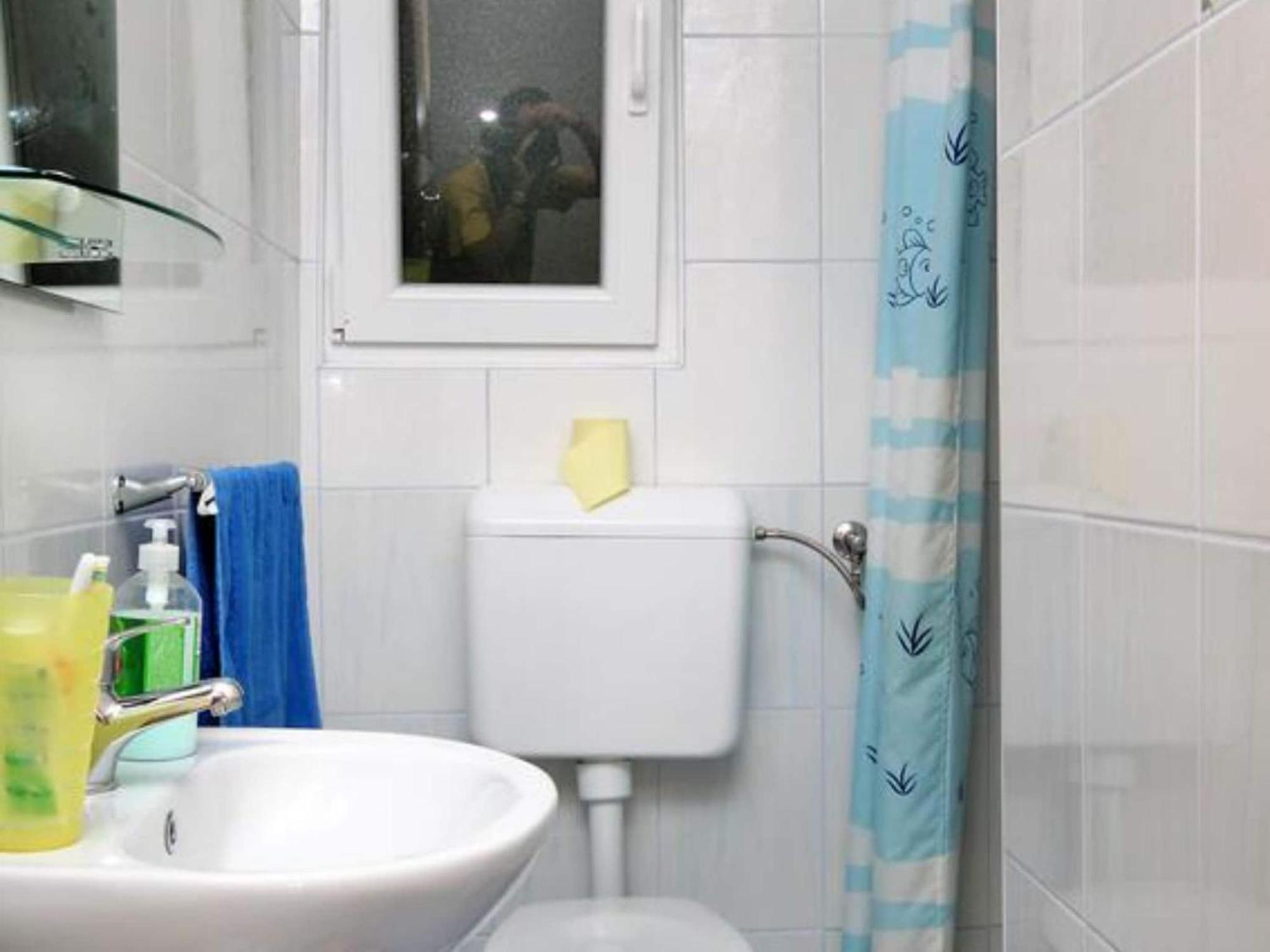 Four Bedroom Holiday home Gdinj